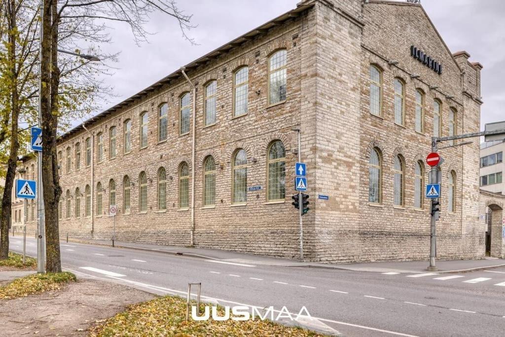Charming Loft Near Old Town Apartment Tallinn Exterior photo